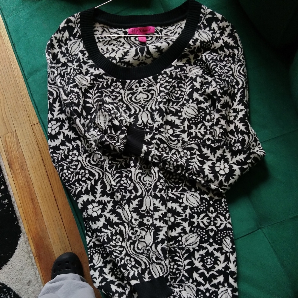 Nwot sweater